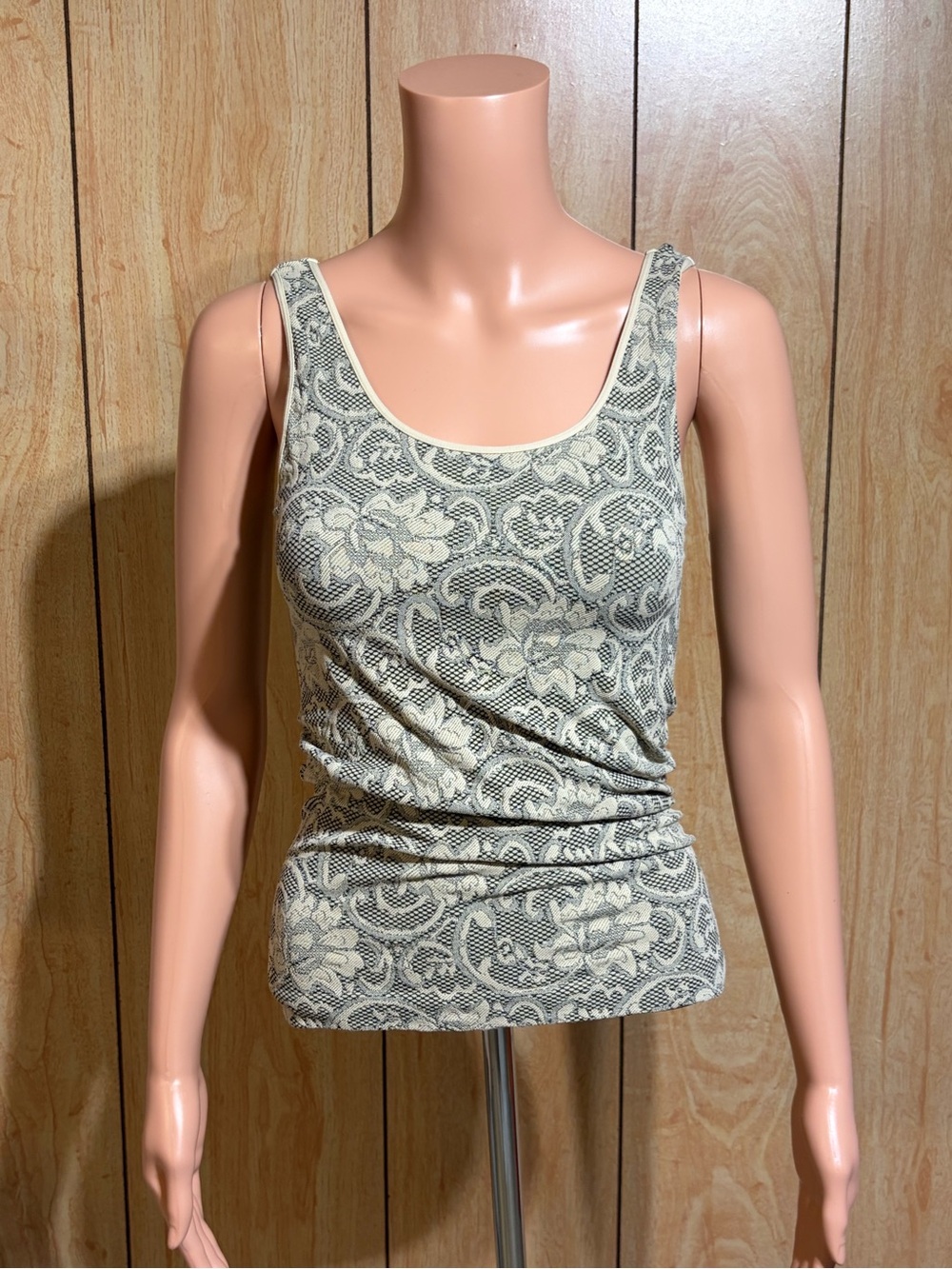 Soft Surroundings Cream and Gray Floral Lace-Print Tank Top SZ - OS